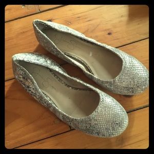 Size 6 Jessica Simpson flats